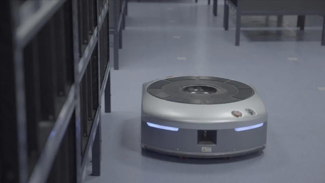 极智嘉机器人在积水潭医院一期项目运行